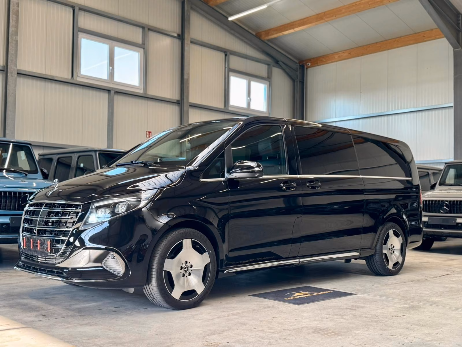 Mercedes-Benz V 300 d 2026 — Munich