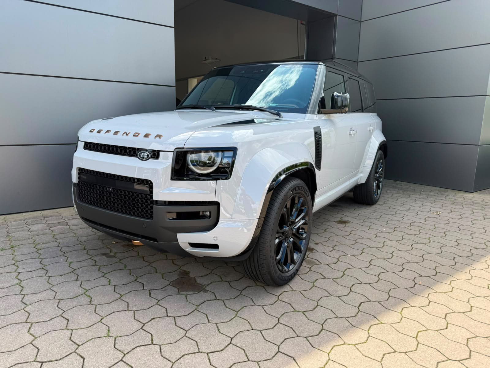 Land Rover Defender Octa 2026 — Leipzig
